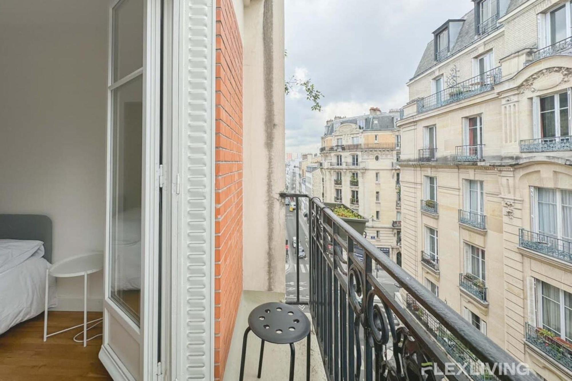 Flexliving - - Abbé Groult